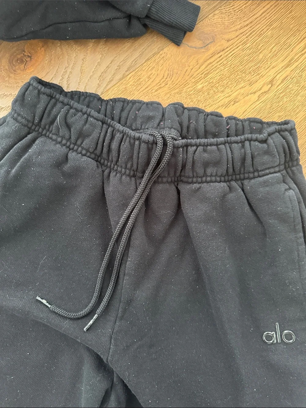 2 piece ALO Yoga Black Hoodie and Sweatpants Set